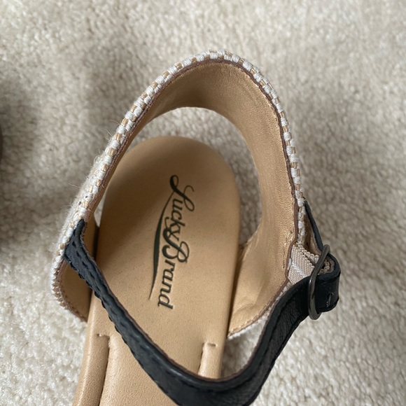 **LUCKY BRAND FLATS** - Picture 5 of 6